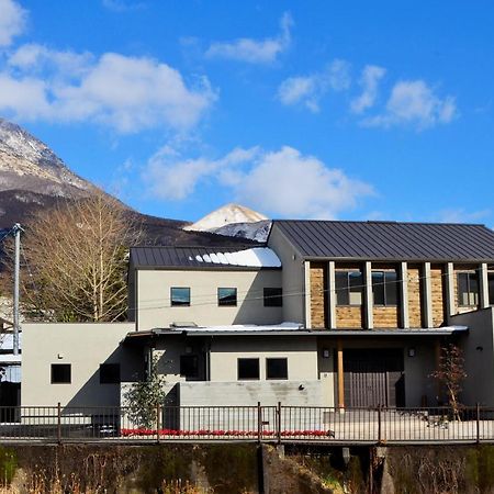 Yufuin Tsuru No Yu Hotel Exterior photo